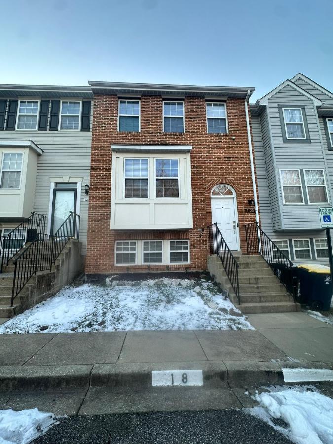 Comfortable, Convenient Room near DC - B&B