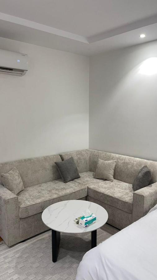 استديو بسرير ماستر وجلسه جانبيه - B&B