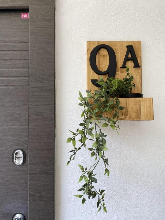 Gold Touch Studio - B&B