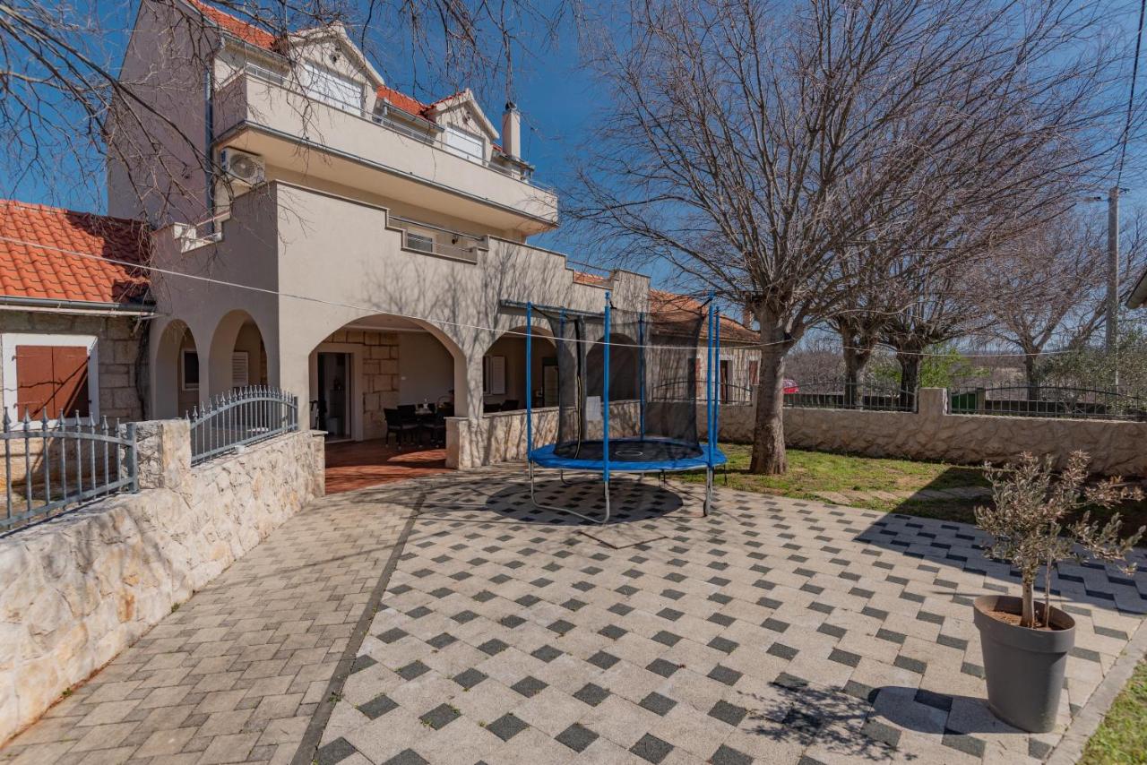 Villa Luca - Bed and Breakfast Radonić