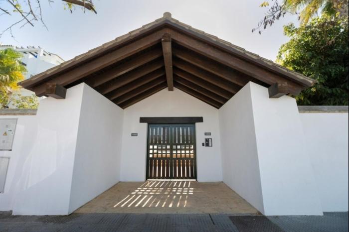 Palmeras Candor free parking by Staycare - B&B