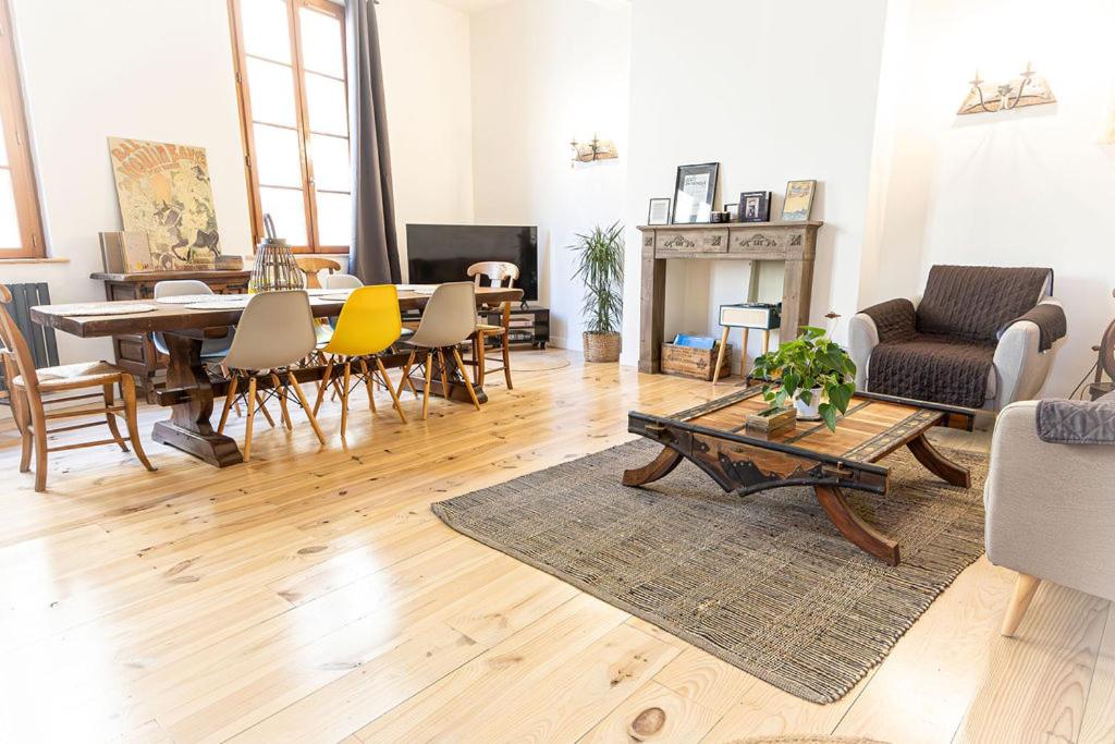 Au Pied du Château, Gîte Le Grand Fux - B&B Foix