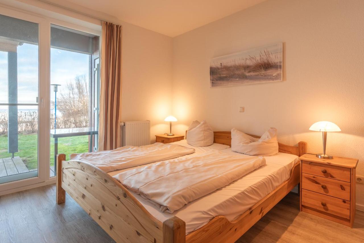 Apartment with Lake View