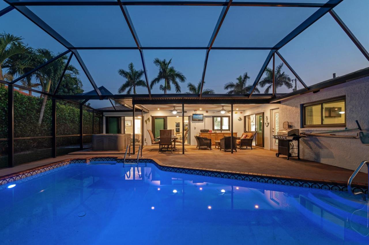 Luxury Villa Turquoise Coast - Salt Water Electric Heated Pool and SPA - B&B Cape Coral
