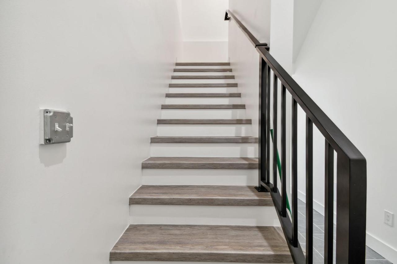 Top Floor Luxury - Views - 5 min to Downtown - B&B
