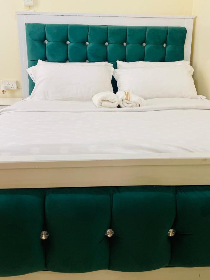 ONE BEDROOMS THIKA ROAD ,TRM DRIVE Homes by Essyruby - B&B Nairobi