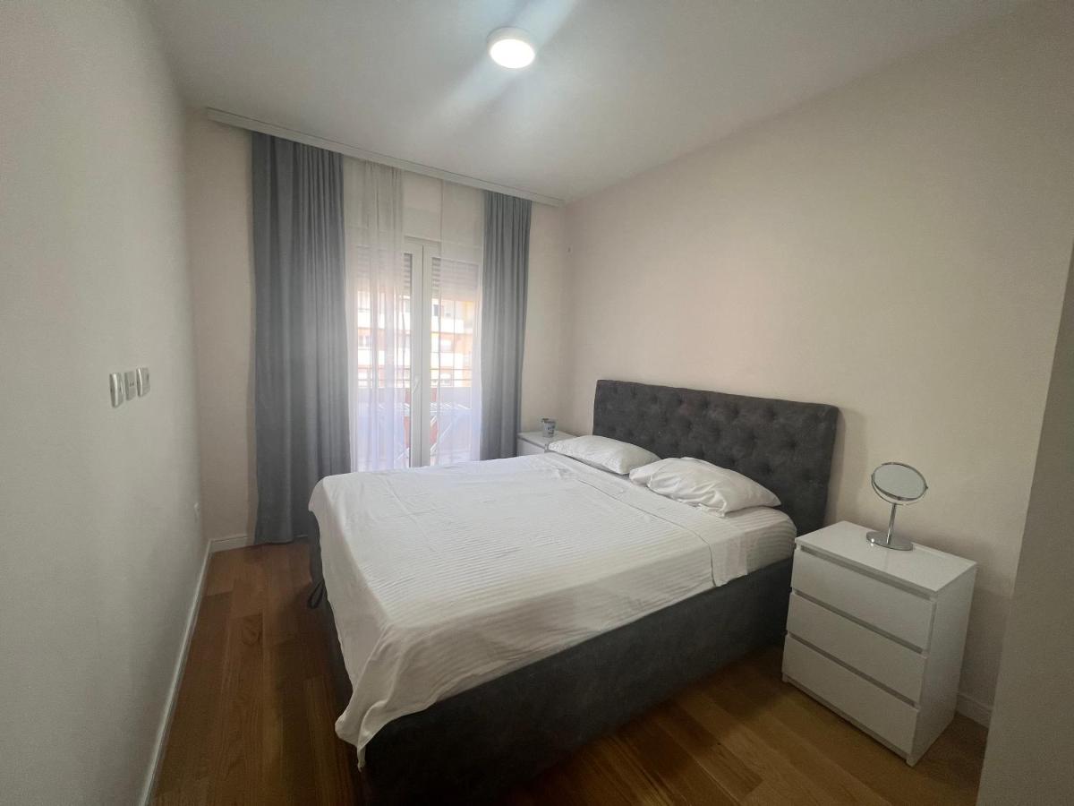One-Bedroom Apartment with Balcony
