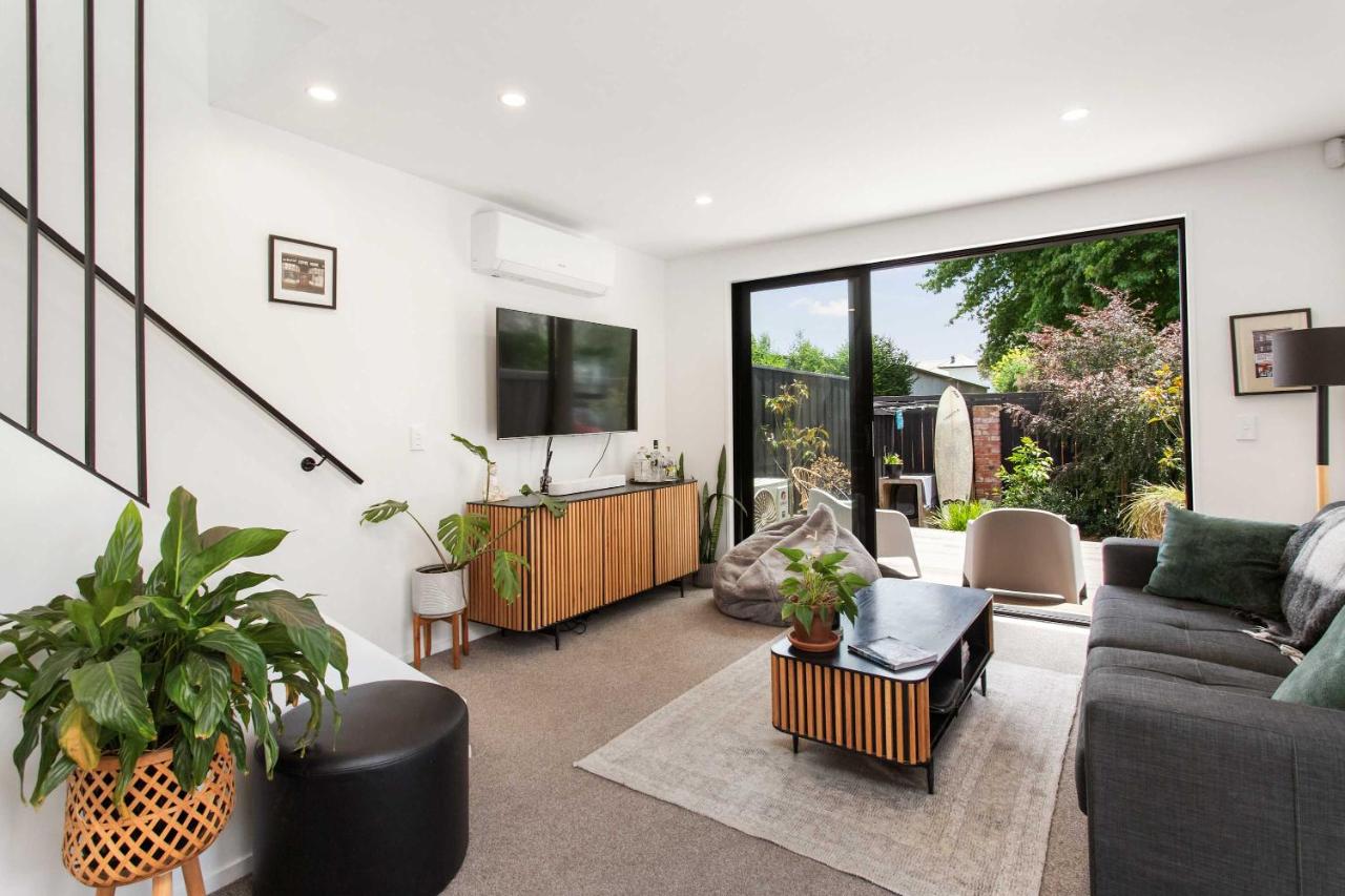 Stylish Rental Merivale - 2BR home - Bed and Breakfast Christchurch