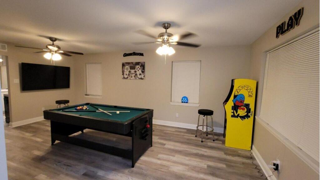 Lakeview New Orleans Townhome w King Bed & Game room - B&B