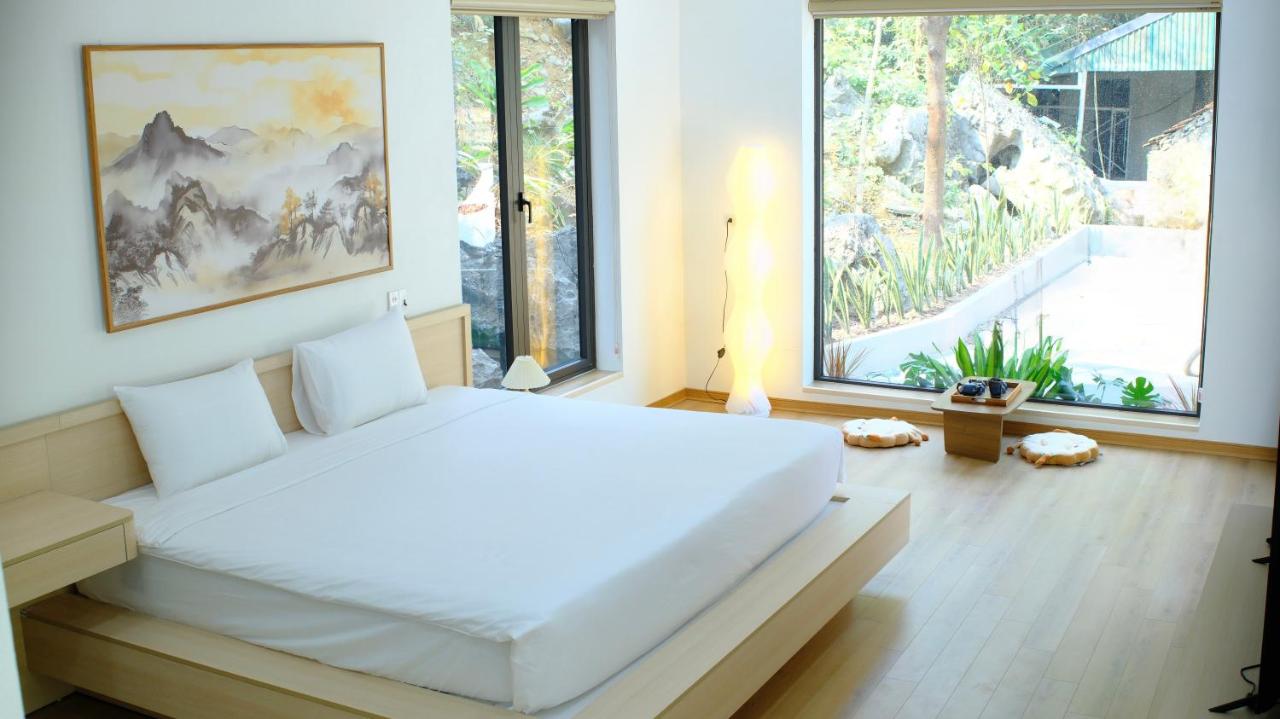 King Room with Mountain View