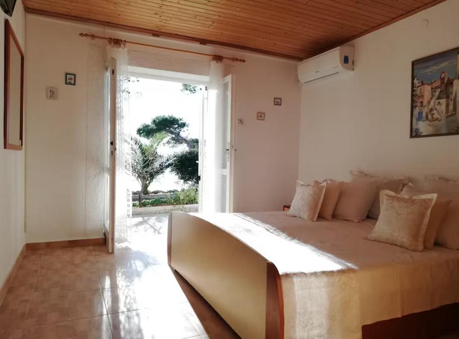 Studio with Sea View