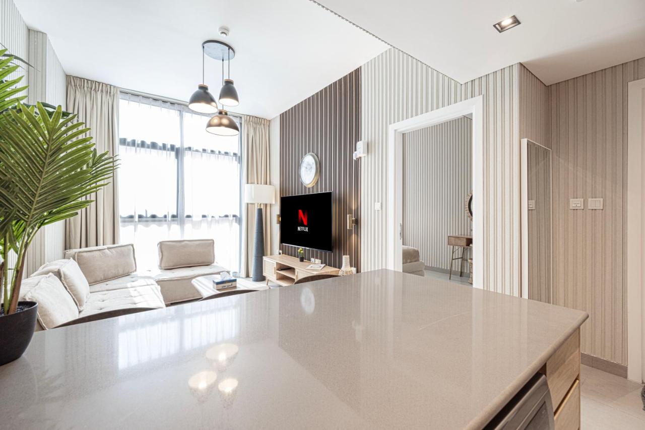 Private 1BR Serenity Apartment by Blue Cloud Holidays - B&B