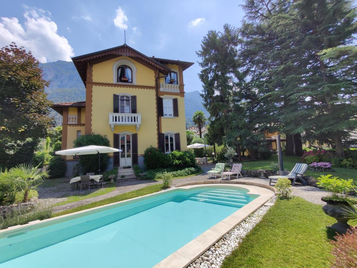 One-Bedroom Apartment with Lake View