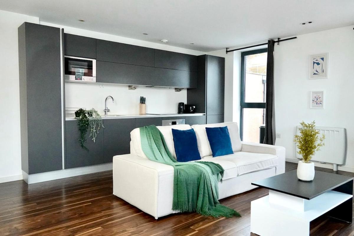 Elegant 2 Bed Flat in East London - B&B Londra