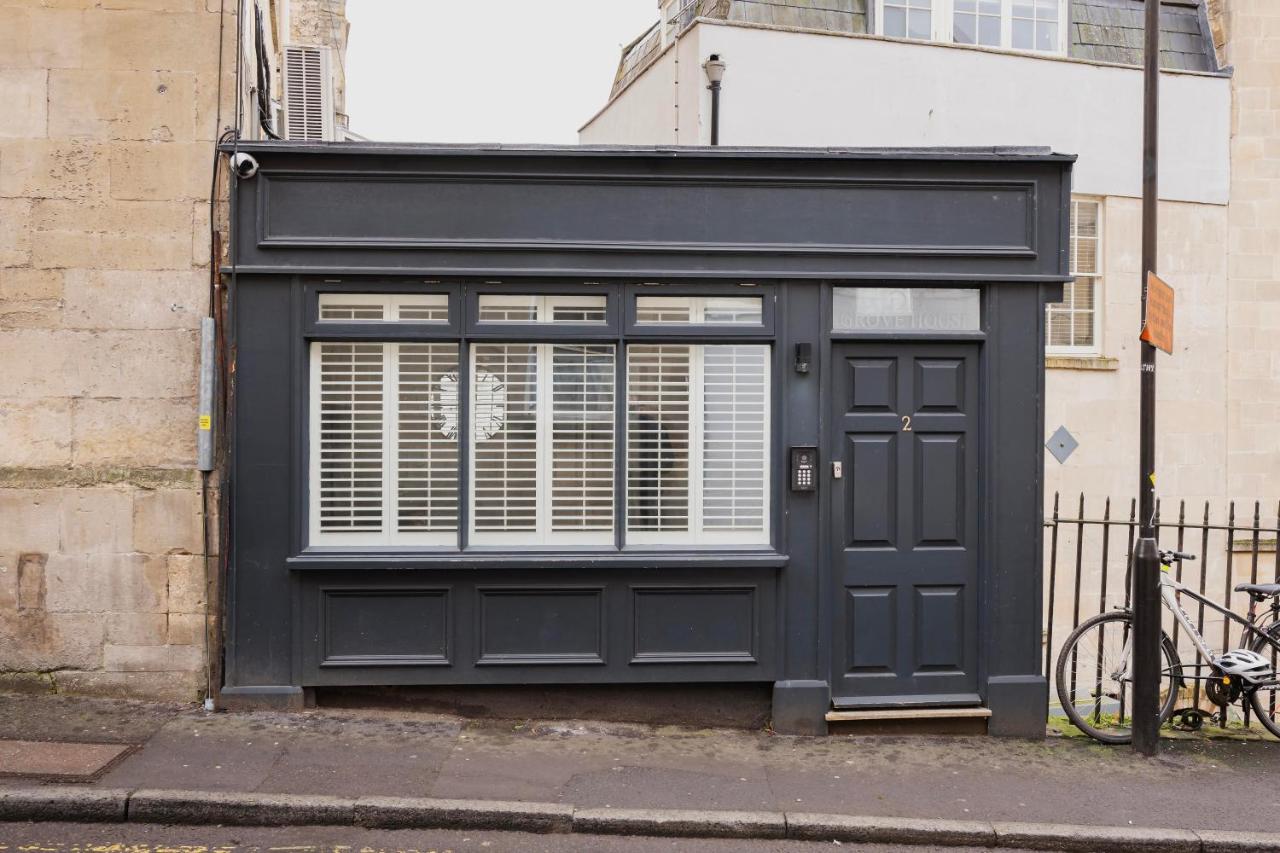 Luxury Home with Terrace in Central Bath Sleeps 10 - Bed and Breakfast Bath