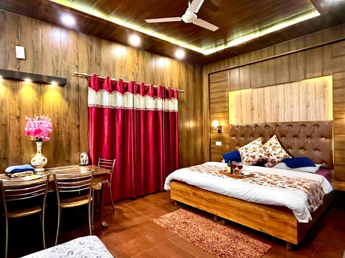Vanshika homes Near mall road - Ferienwohnung Kasauli