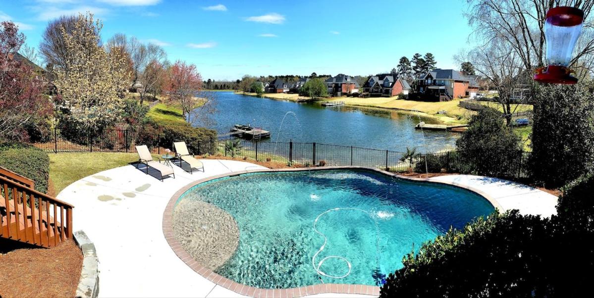 Lakefront Paradise near Ft Eisenhower and Masters - Chambres d’hôtes