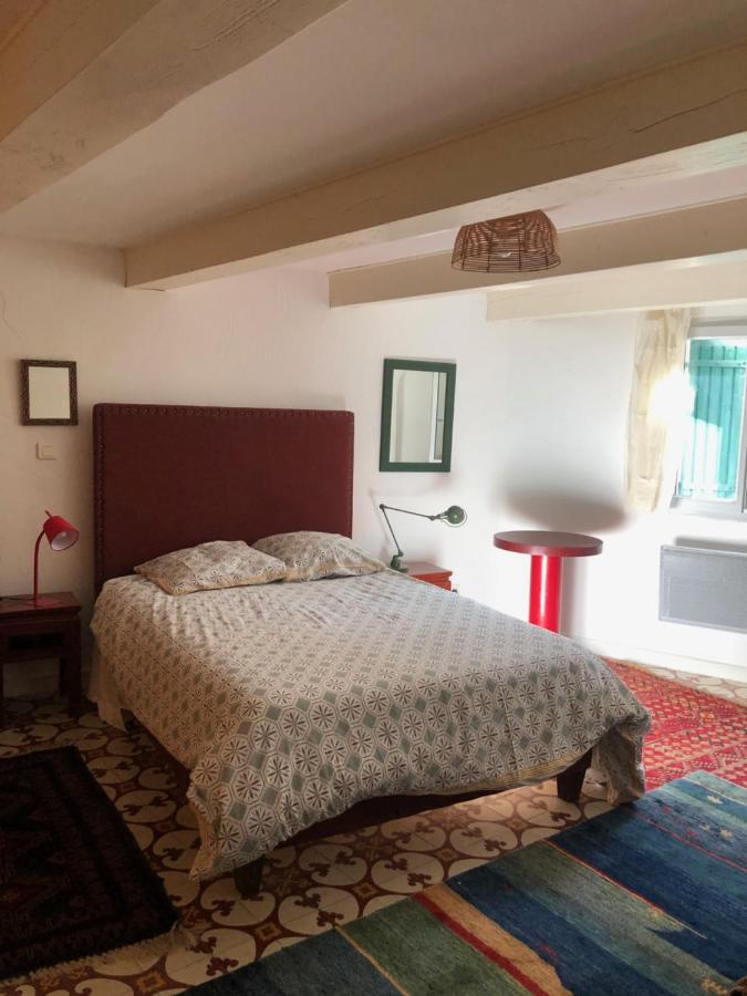 Charmante maison dans village provençal - Bed and Breakfast Villedieu
