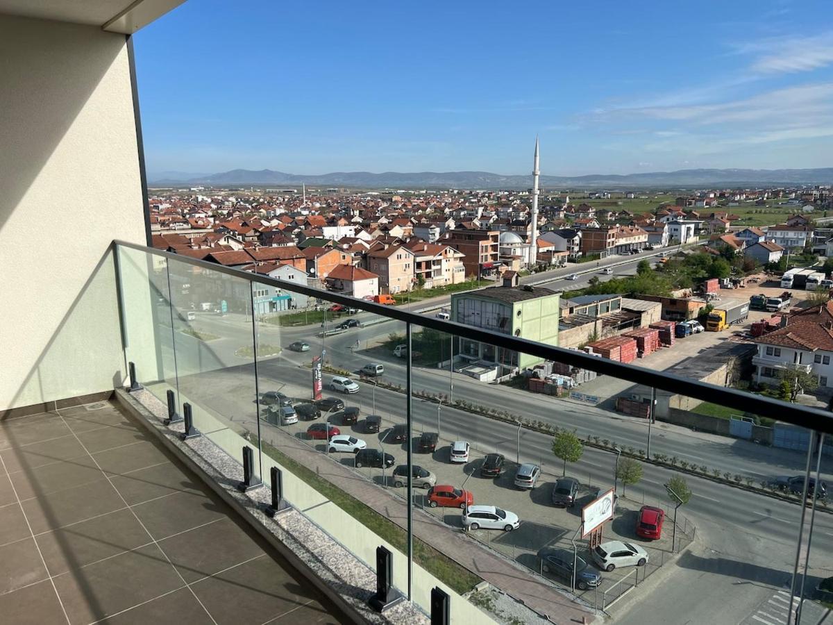 Penthouse Living in Lofty Heights - Chambres d’hôtes Prizren