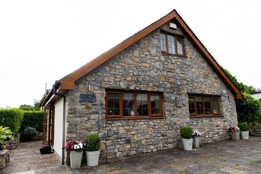 The Anchorage & The Tackleshed - B&B