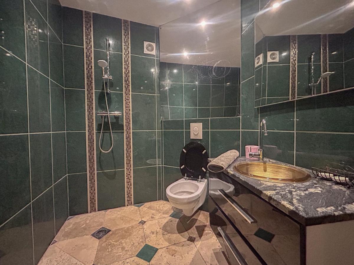 Studio le Petit RIAD,climatisée,proche plage - B&B Fréjus