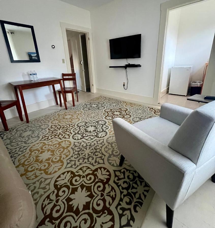 Suite with Mountain View