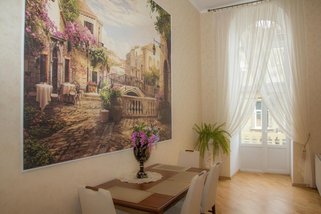 B&B Lviv - Apartment Teatralnaya - Bed and Breakfast Lviv