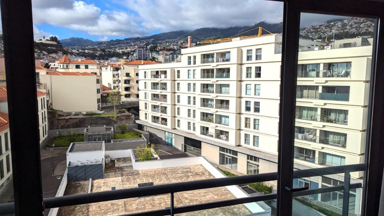 Deluxe One-Bedroom Apartment with City View
