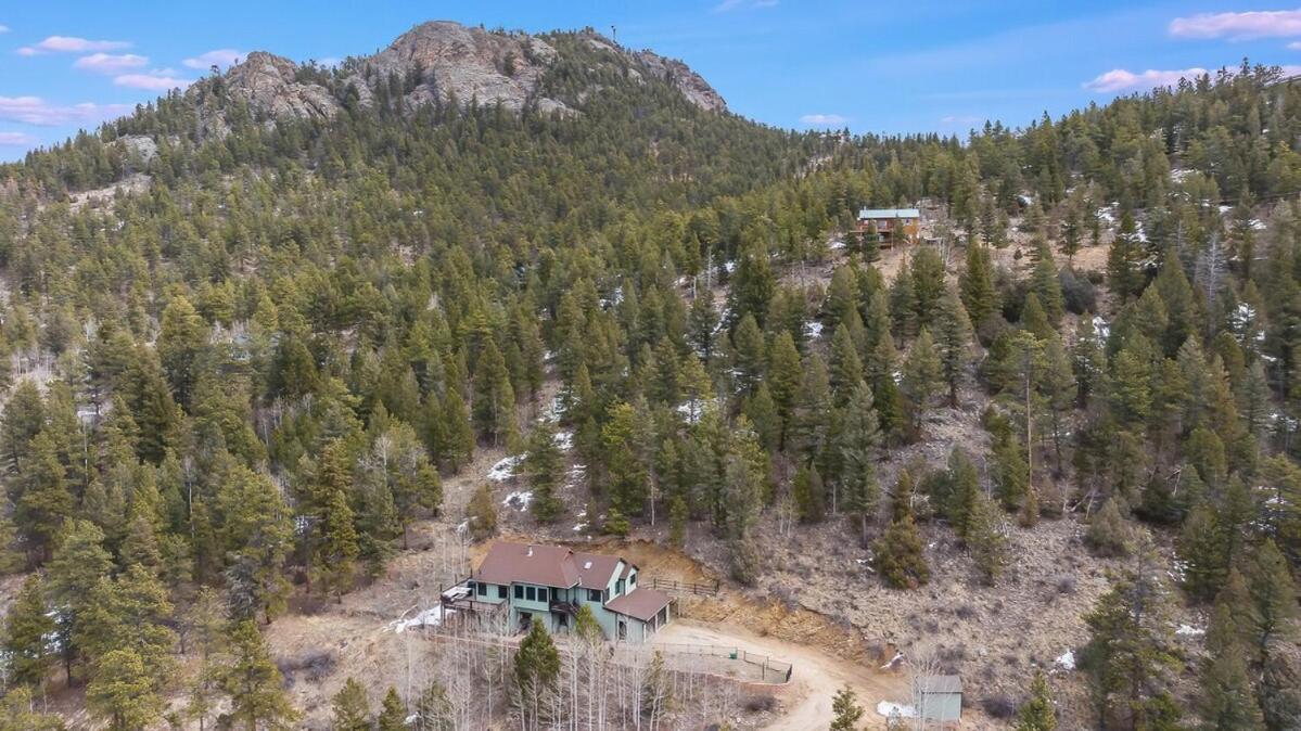 Sunset Mountain Views near Town on 3 Private Acres - B&B Bailey