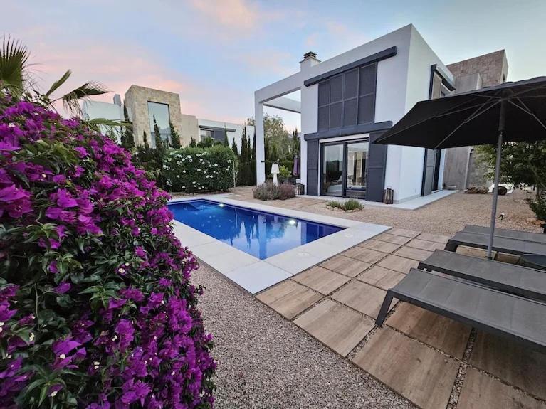 Strandnahe Design Villa mit Pool 2 Schlafzimmer 180 qm - Chambres d’hôtes Cala Murada