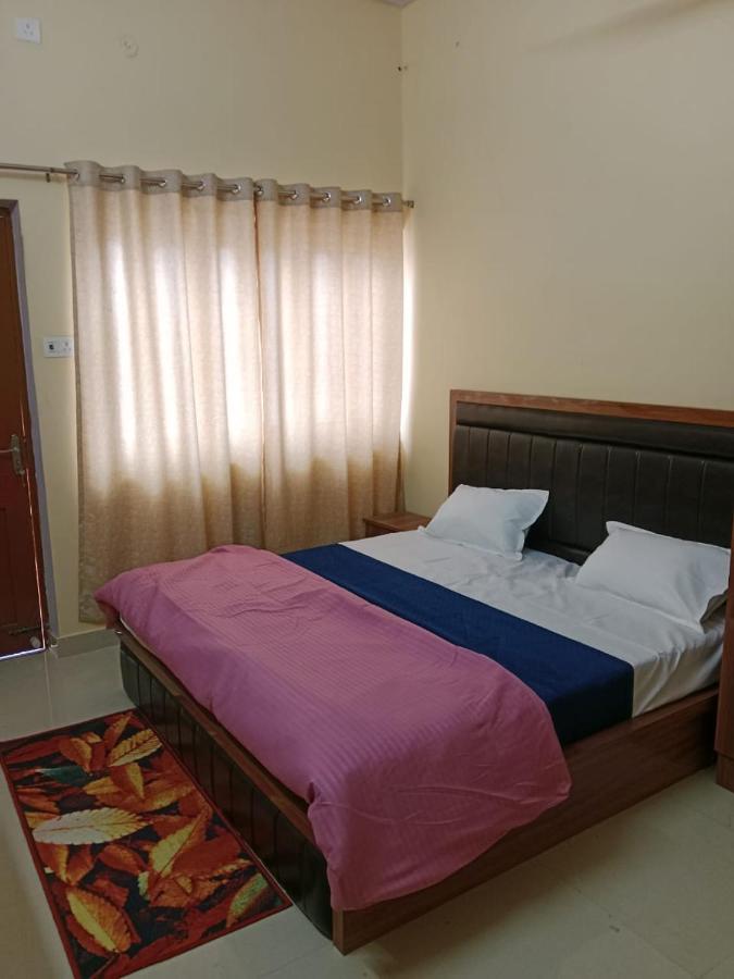 Assi Ghat 2 BHK Sri Radhe Shyam - B&B