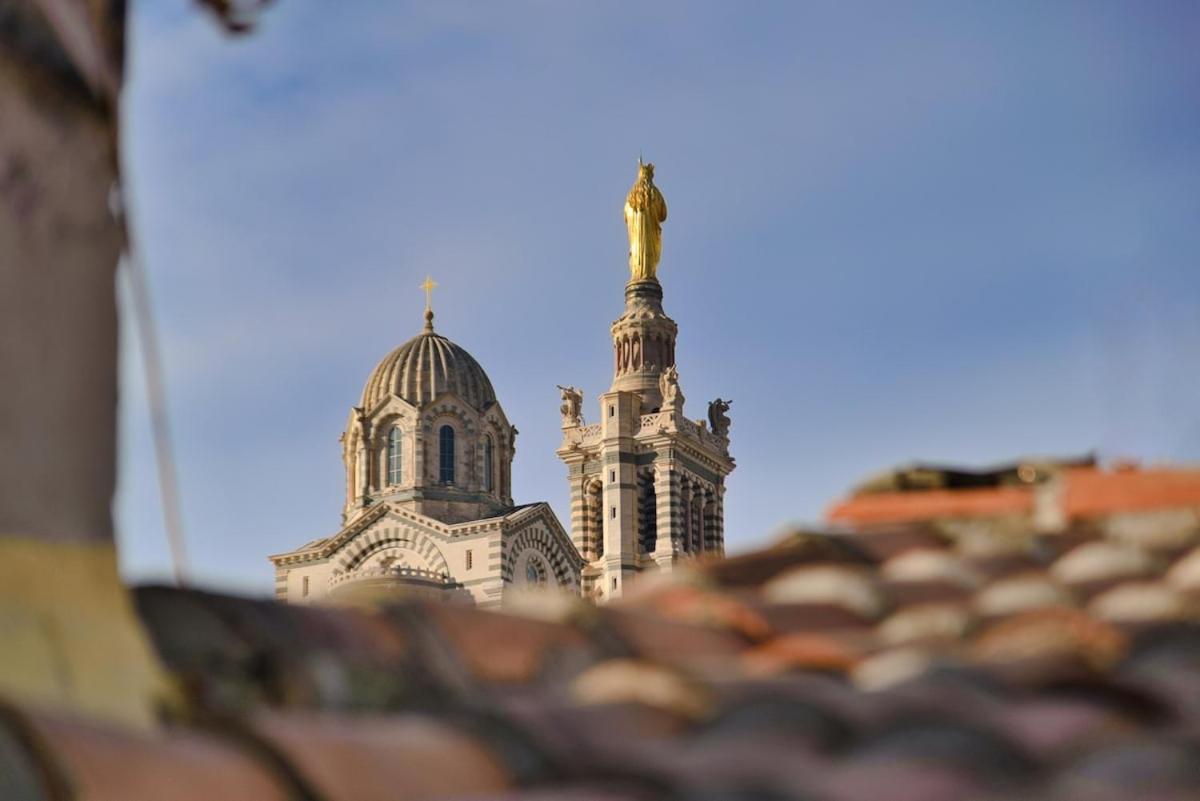 charmant studio climatisé pres de notre dame de la garde - B&B