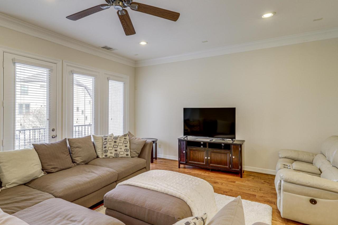 8 Mi to the Galleria Home with Balcony and Yard - B&B