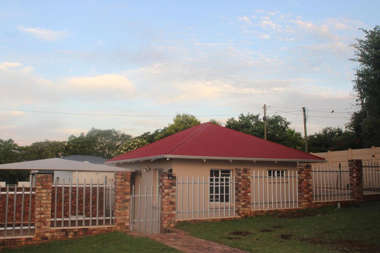 Thami residence - Self catering - B&B Grahamstown