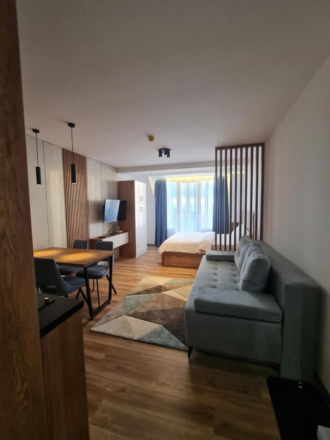 Appartamento con 1 Camera da Letto, Balcone e Vista Montagna 