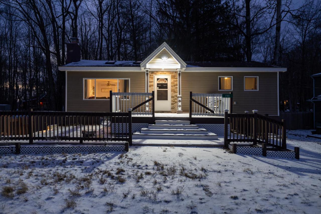 Lakeview! - Close to Skiing - Includes Firepit & Game Room! - B&B Arrowhead Lake