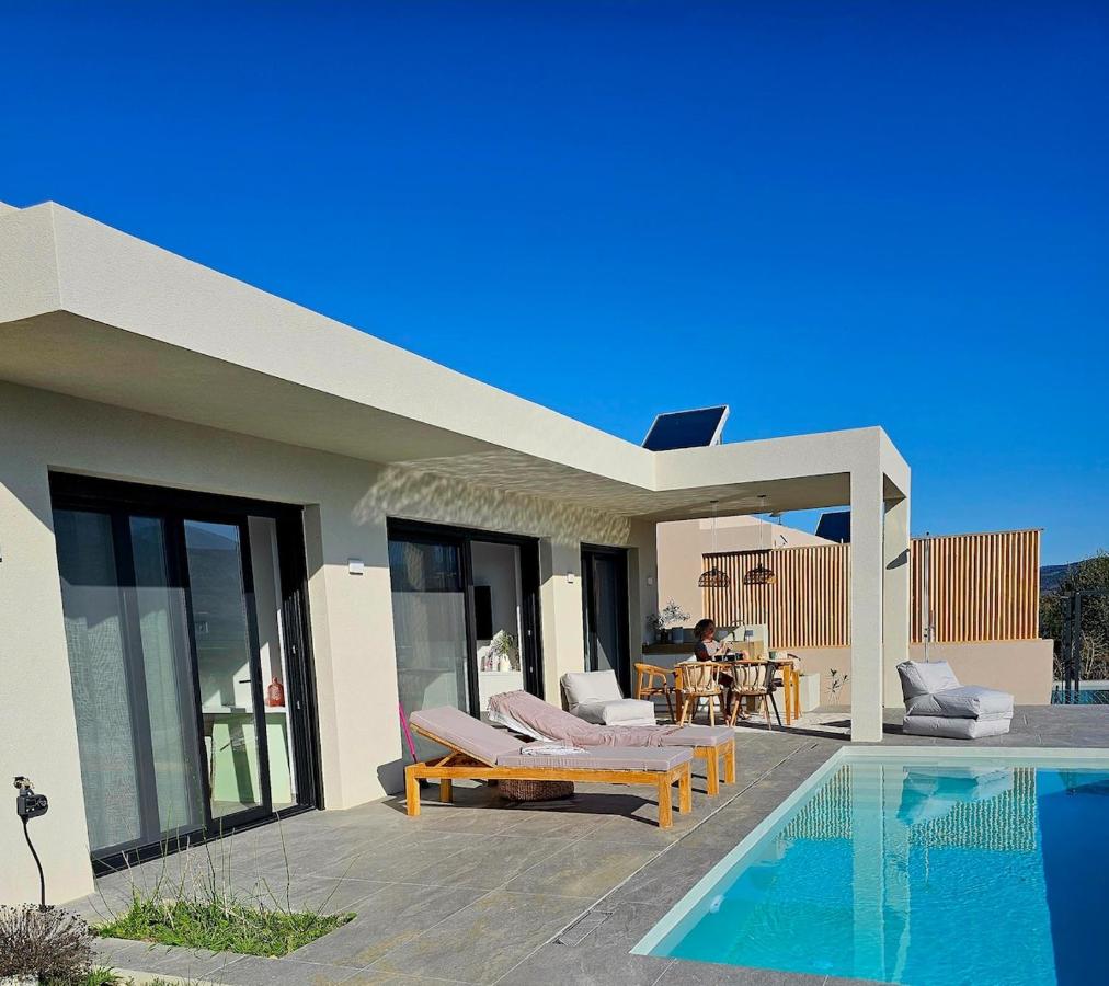 Villa Chara 2 bedrooms, private pool sea & mountain view, pets welcomed - B&B Pogoniá