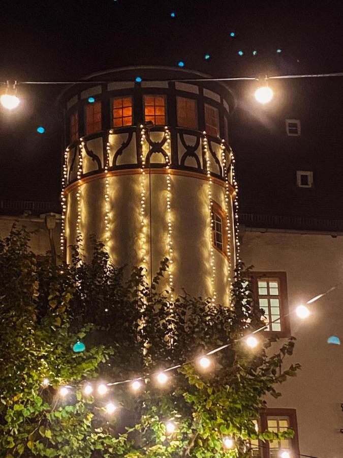 Schloss Nidda - FeWo mit Privatgarten, Fellnasen willkommen! - B&B Nidda