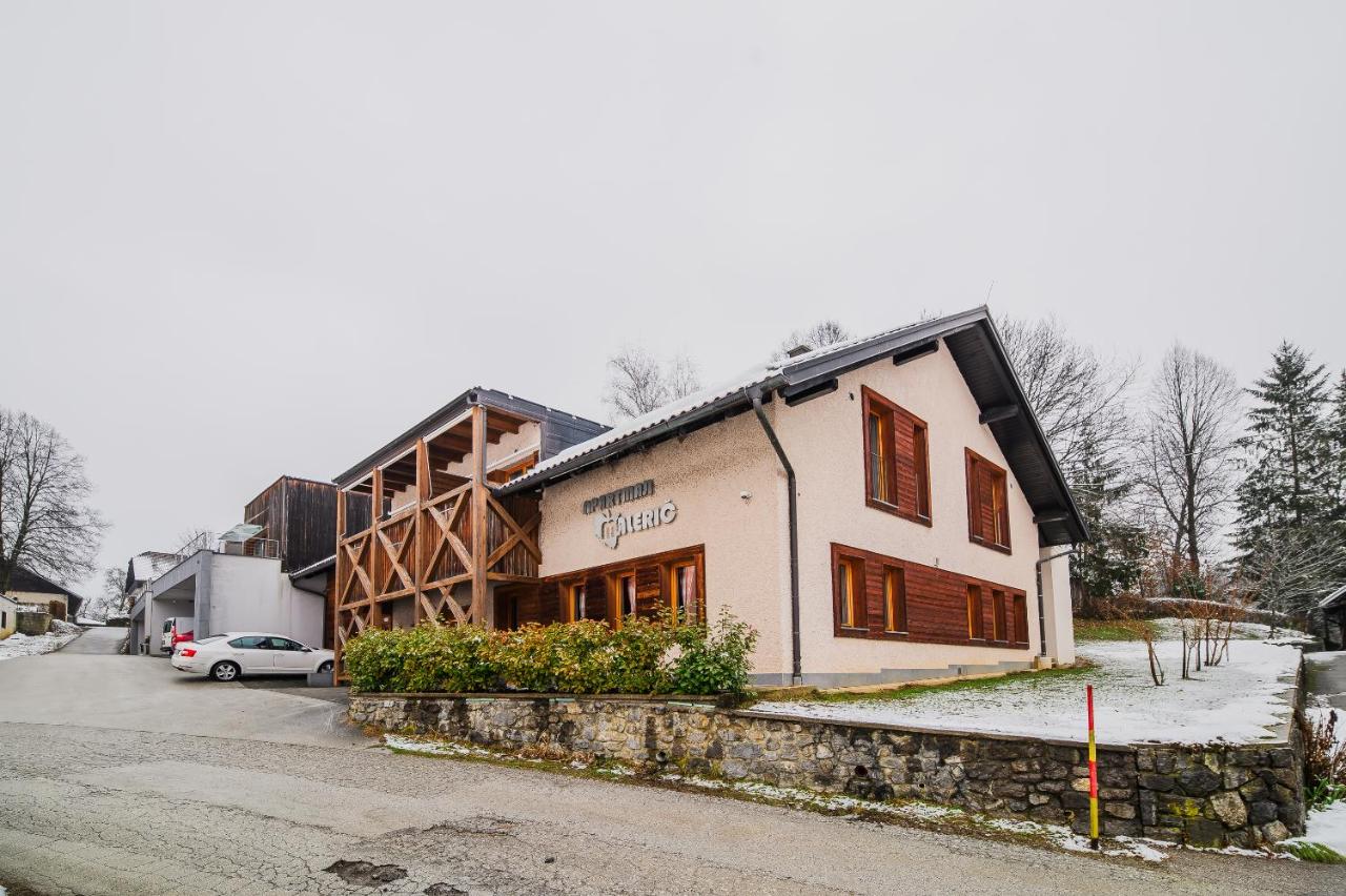 Studio (2 Adults)