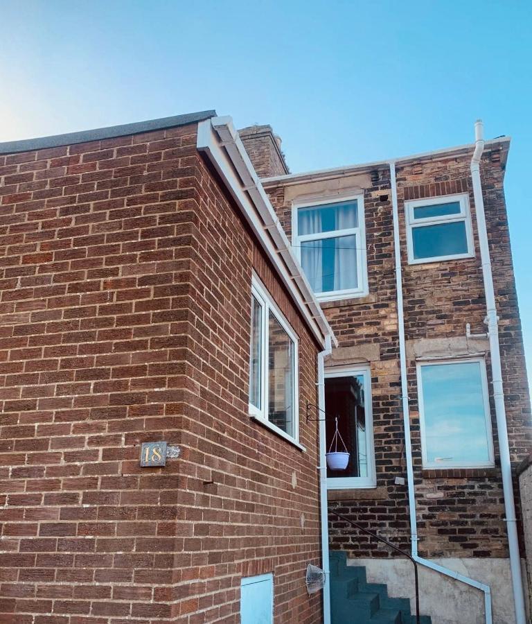 Classy-Durham-Terrace-5 Guest-Close to Beamish & Town Centre - Bed and Breakfast