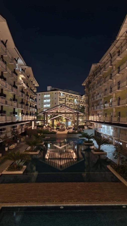 OVERTIME STAYCATION - Nearest to Airport with FREE POOL & GYM ACCESS - B&B Lapu-Lapu City
