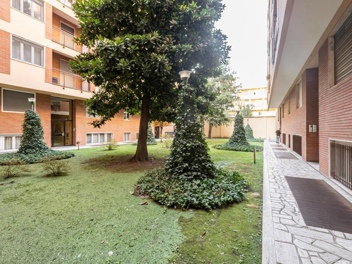Milano Rogoredo Balcony Apartment - B&B