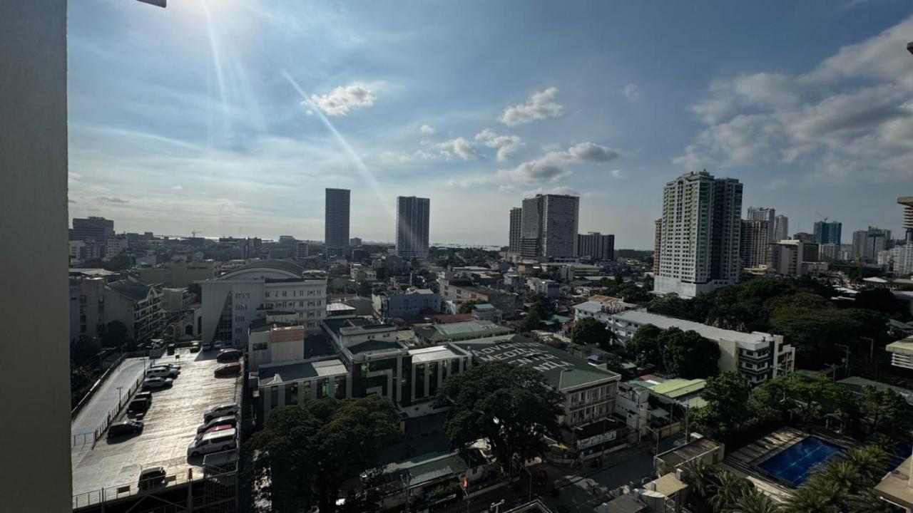 La Suitez 1420 I Skyline Views & Luxe Stay Near MOA - B&B