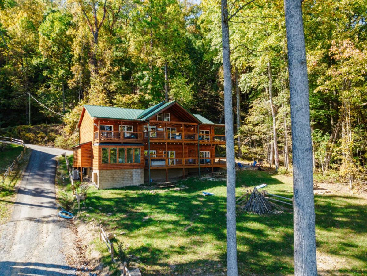 Skyview Serenity by Ghosal Luxury Lodging - B&B Sevierville