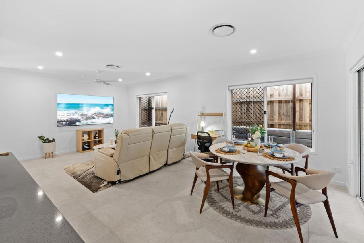 1mins to Mall Brandnew 4Beds cozy home with Ducted AC - B&B
