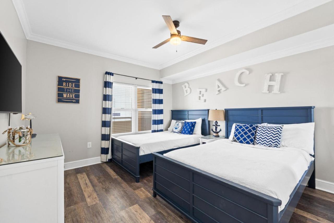 Two-Bedroom Apartment with Sea View 1208-2