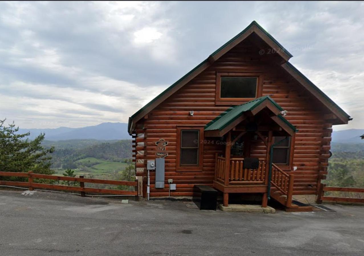 Majesty! A Majestic View of the Mountains! - B&B Sevierville