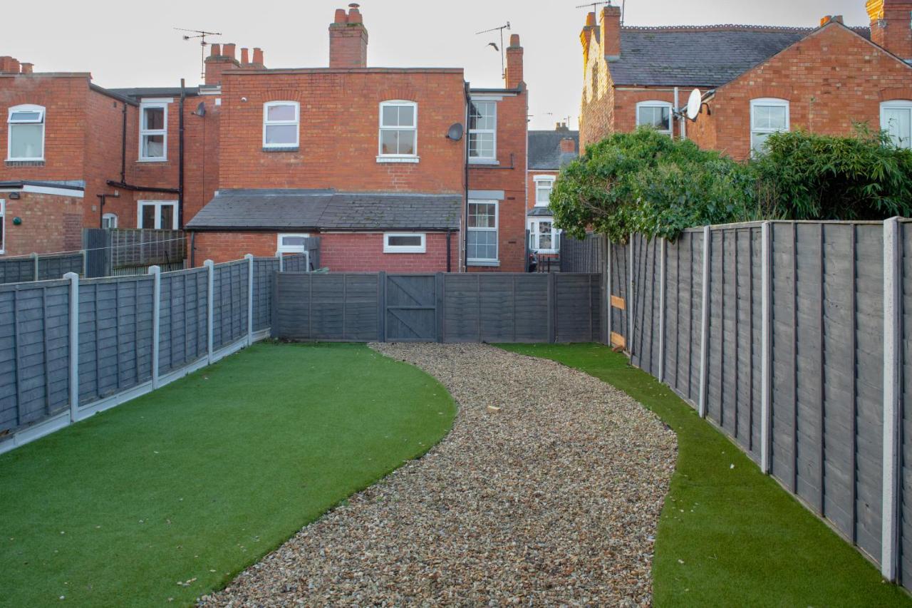 5-Bed Family & Group Stay Near Cricket Ground - Chambres d’hôtes Worcester