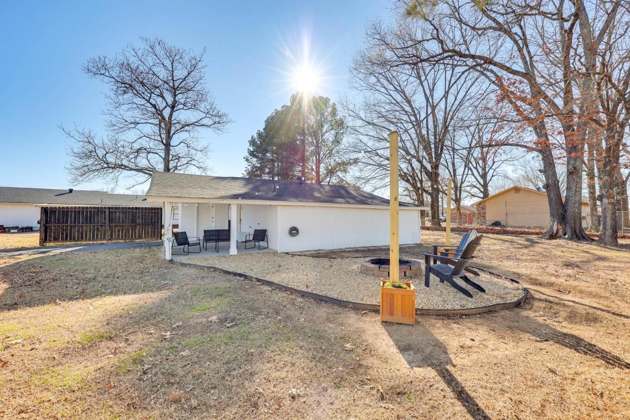 Pet-Friendly Studio with Yard and Fire Pit in Vilonia! - B&B