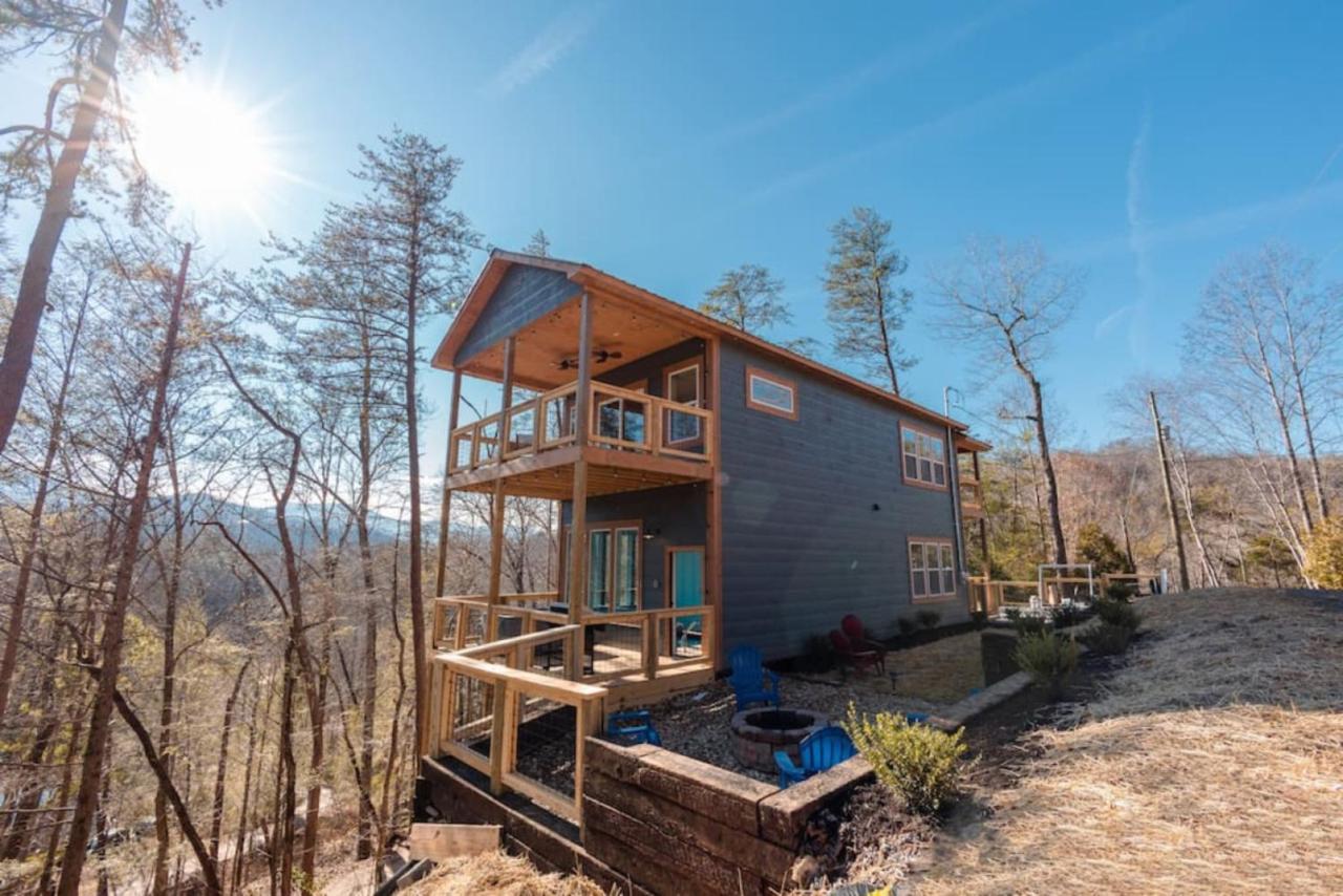 Romantic Cabin Retreat By Ghosal Luxury Lodging - B&B